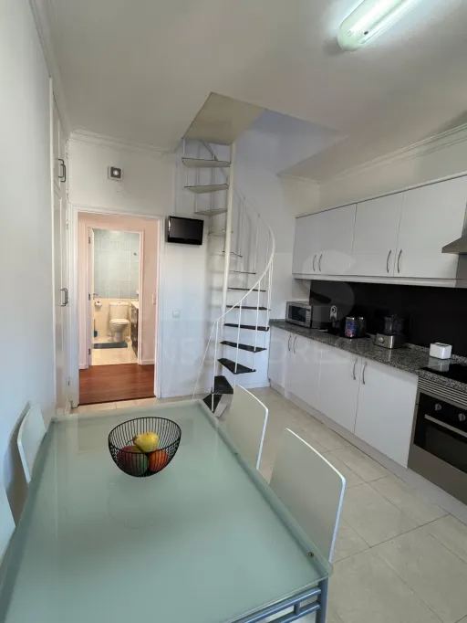 Apartamento T2+2, situado numa zona privilegiada do Penedo, Parede