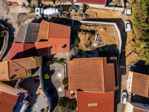 🏡 Renovated 3 Bedroom Single Storey House in Quiet Area - 13 Minutes from Peniche Beaches