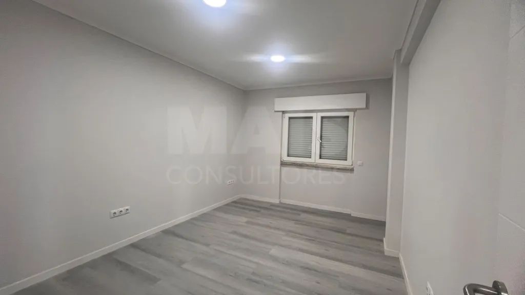Apartamento T2 Remodelado |Setúbal| São Sebastião