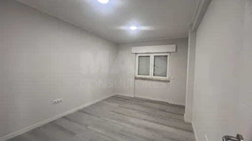 Apartamento T2 Remodelado |Setúbal| São Sebastião