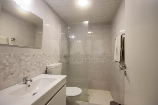Moradia T2 + 1 com armazém de 138m²