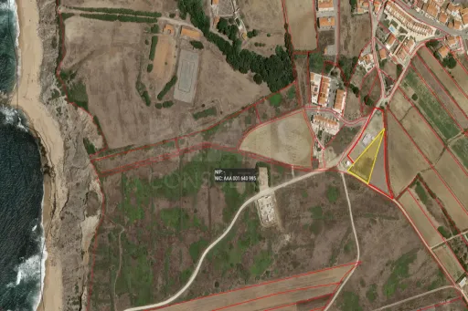 Terreno com Vista Mar Deslumbrante | São Bernardino |Peniche