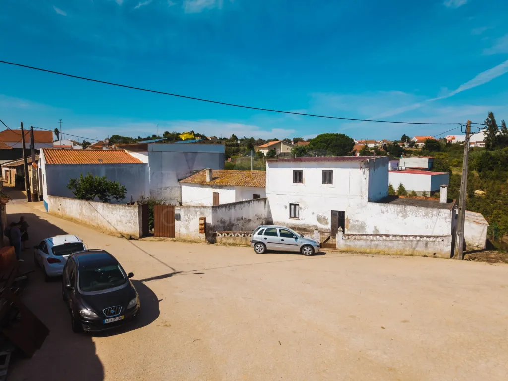 2 Moradias num terreno de 6117m2 | Carvalhal | Bombarral