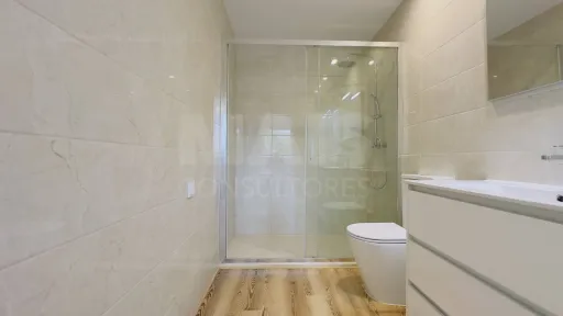 Apartamento T4 Totalmente Remodelado | Centro da Lourinhã | Espaço, Elegância e Conforto