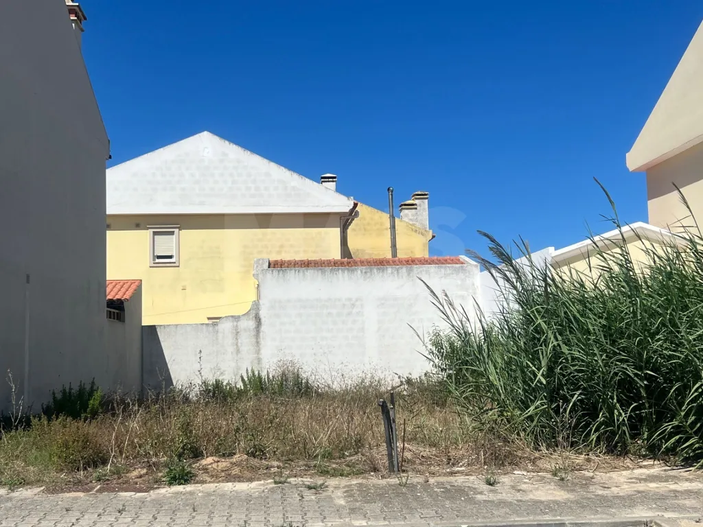 Lote de terreno para construção de moradia T3