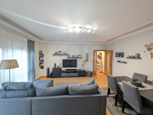 T1 com Box e Arrecadação na Prestigiada Quinta da Perdigueira – Sobralinho