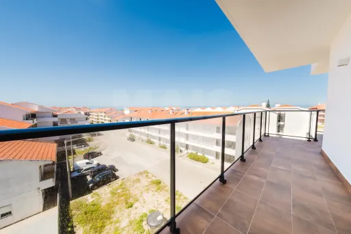 Apartamento T3 a 200 metros da Praia da Consolação