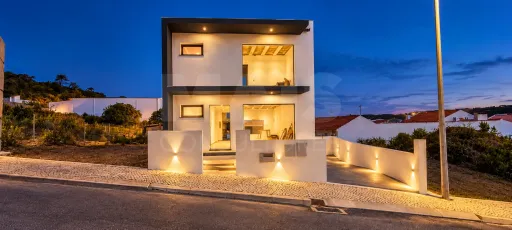 Moradia T2 Contemporânea — Conforto e Tranquilidade em Famalicão