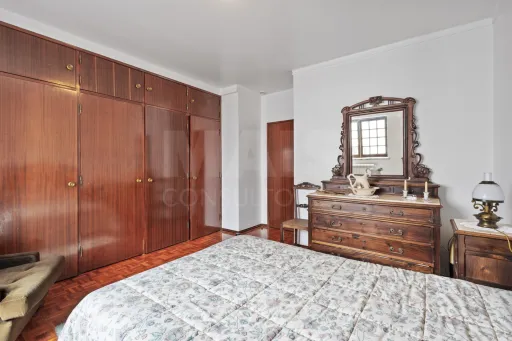 Moradia Térrea T4 em terreno de 2.605m2 em Olho Marinho