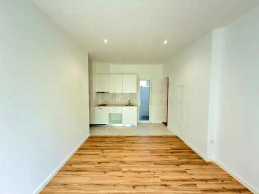 Moradia no coração de Peniche, totalmente renovada e com excelente potencial de investimento