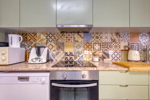 Moradia T3 Remodelada, Pronta a Habitar, com Ginásio, Anexo e Jardim