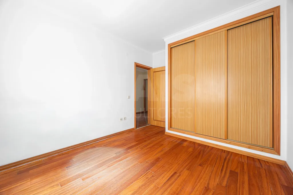 Moradia T5 com vista privilegiada em Alenquer