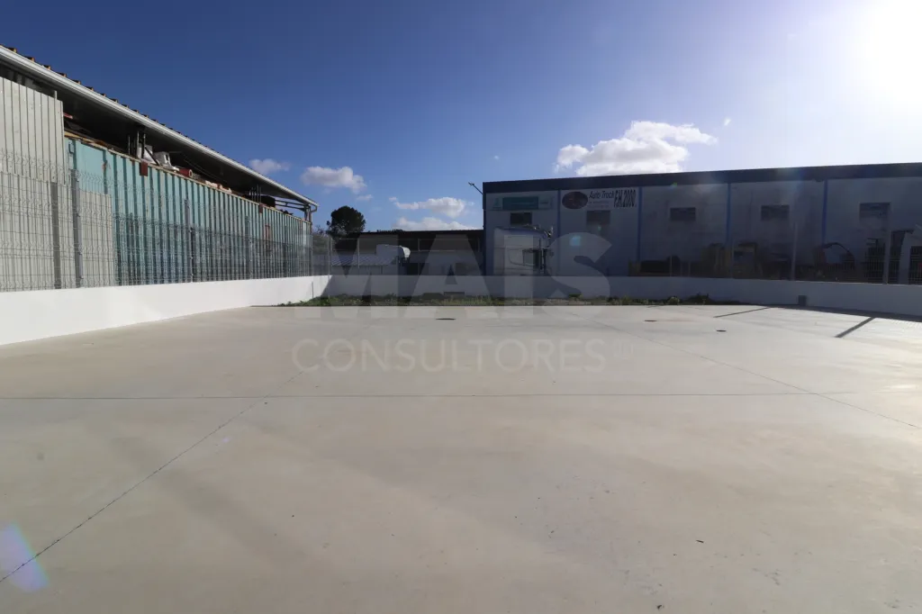 Pavilhão Industrial novo no Carregado com 624 m2 de Terreno e 312 m2 de Construção