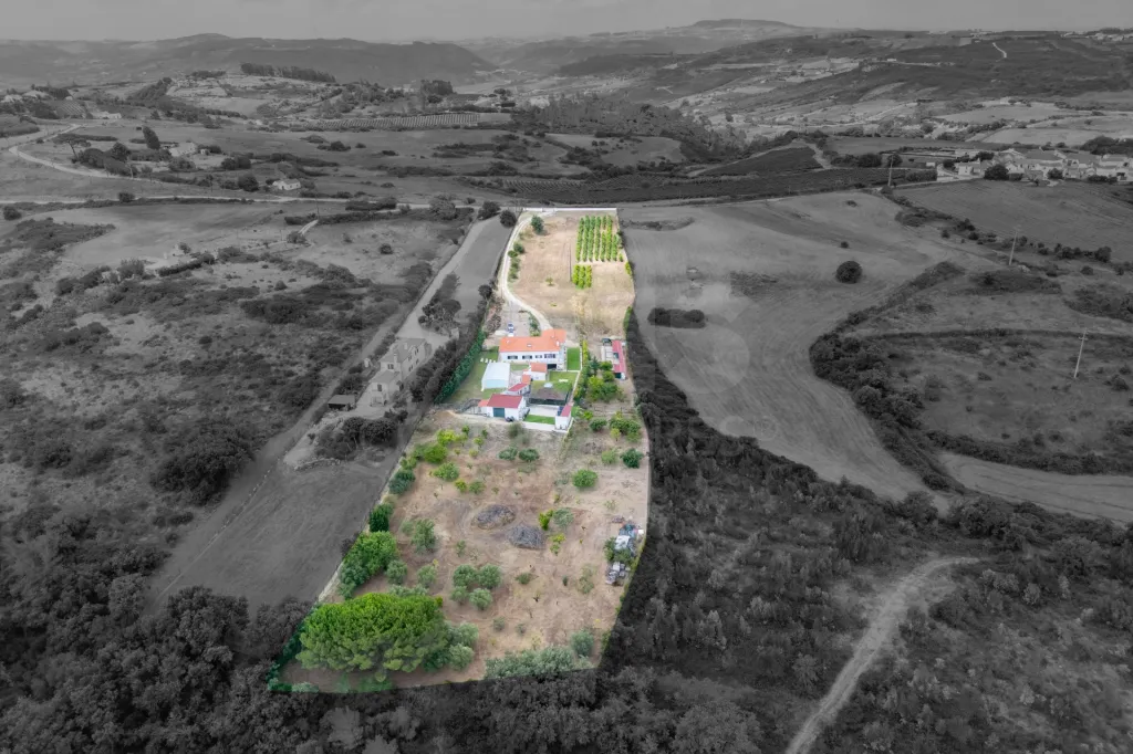Moradia T4 com Piscina, Excelente Espaço Exterior em Carnota - Alenquer