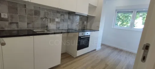 Apartamento T2 remodelado em Alverca do Ribatejo