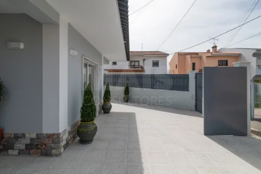 Moradia Isolada T4 Renovada — Abuxarda / Alvide, Cascais