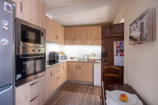 Moradia T2 + 1 com armazém de 138m²