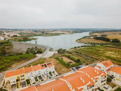 Terreno para construção em Atouguia da Baleia | Uma oportunidade para construir o seu próximo projeto!