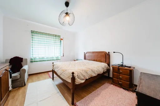 Apartamento T2, com elevador e estacionamento - Caldas da Rainha