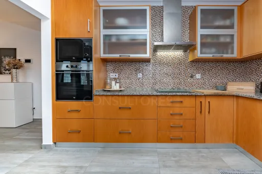 Moradia T3 semi-nova, estilo contemporâneo em Marinhais