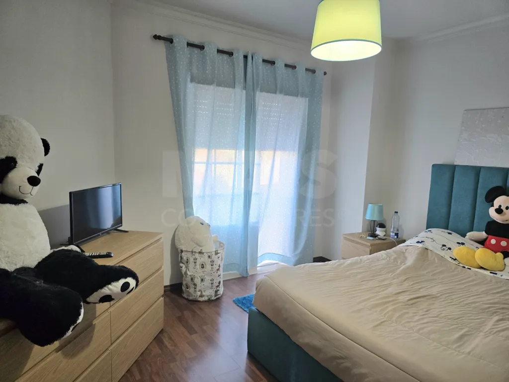 Moradia geminada T3 com garagem box e pátio de 60 M² | Alfeizerão