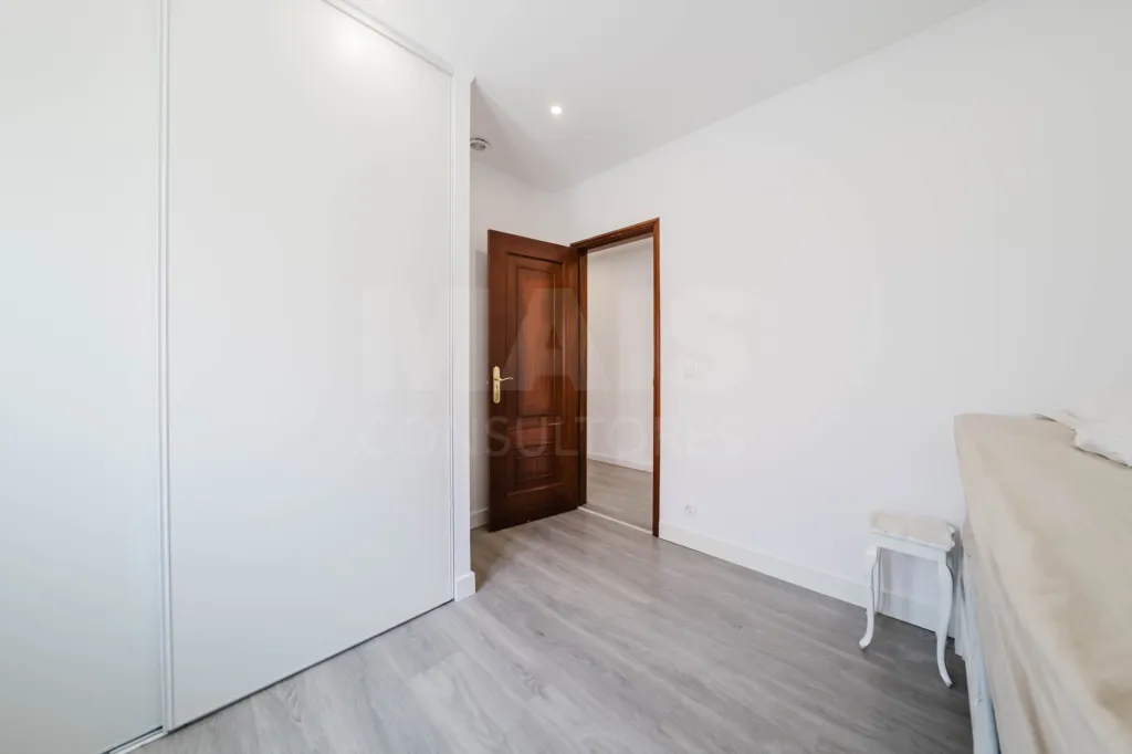 Apartamento T3 c/ terraço privado