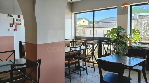 Trespasse | Rest. / Café em Pleno Funcionamento (Centro - Lourinhã)