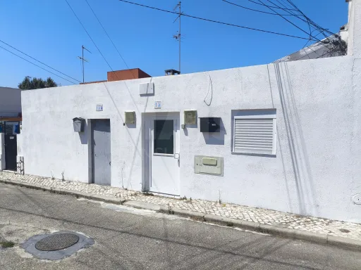 Refurbished 1+2 bedroom villa in Benavente