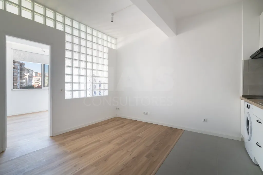T1 em Paço de Arcos com Vista Desafogada