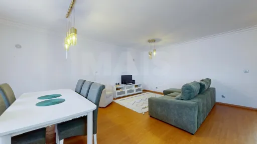 Spacious 1-Bedroom Apartment (75 m²) in Amadora - with Parking, Storage Room and Elevator!