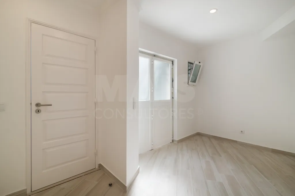 Moradia Isolada T4 Renovada — Abuxarda / Alvide, Cascais