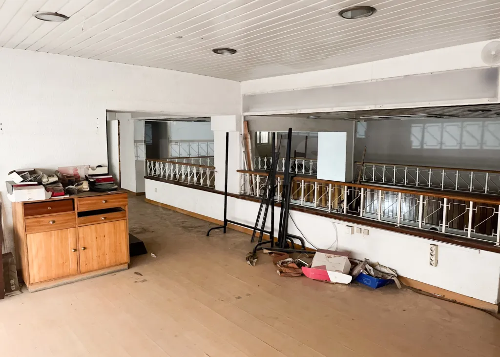 Prédio de uso Misto com 5 Pisos e 2 Frentes  na Baixa de Coimbra – 2 entrada independentes