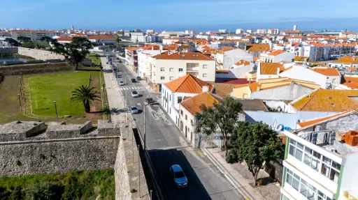 INVESTIMENTO: Prédio com projeto aprovado para 8 Apartamentos