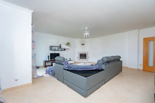 Apartamento T3 com 4 Varandas, Excelentes Áreas e Conforto Total – Praceta Tranquila, no Porto Alto em Samora Correia