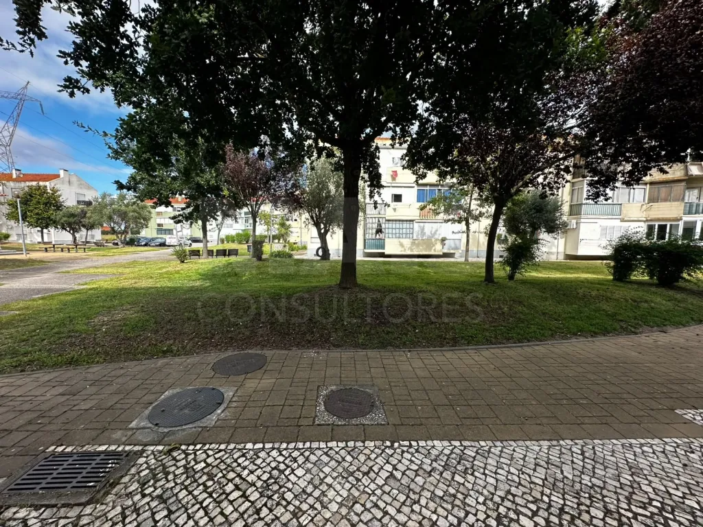 4-Bedroom Apartment in Vala do Carregado - Castanheira do Ribatejo