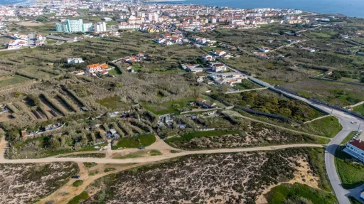Terreno com 7.840m2 em Peniche