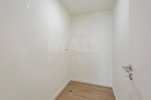 Moradia T3 Mobilada com logradouro