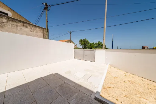 Exclusiva Moradia T4 Moderna com Conforto e Elegância Perto das Praias de Peniche