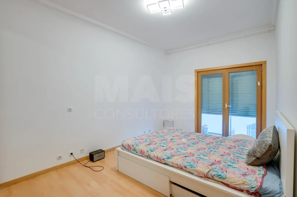 Apartamento T3 Mobiliado | Famões - Urb. Courela dos Fornos