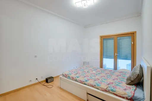 Apartamento T3 Mobiliado | Famões - Urb. Courela dos Fornos