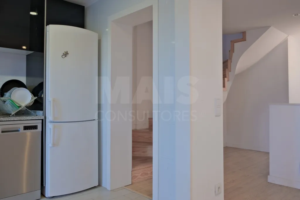 Apartamento T3 duplex remodelado