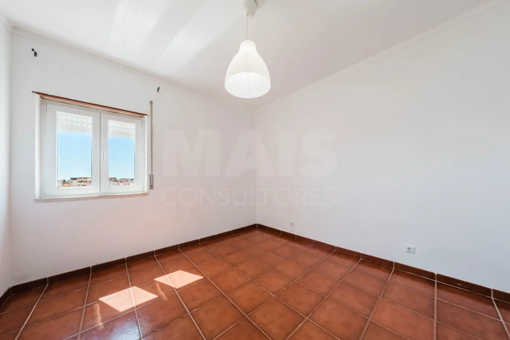 T2 Renovado com Varanda e Vista Mar em Peniche