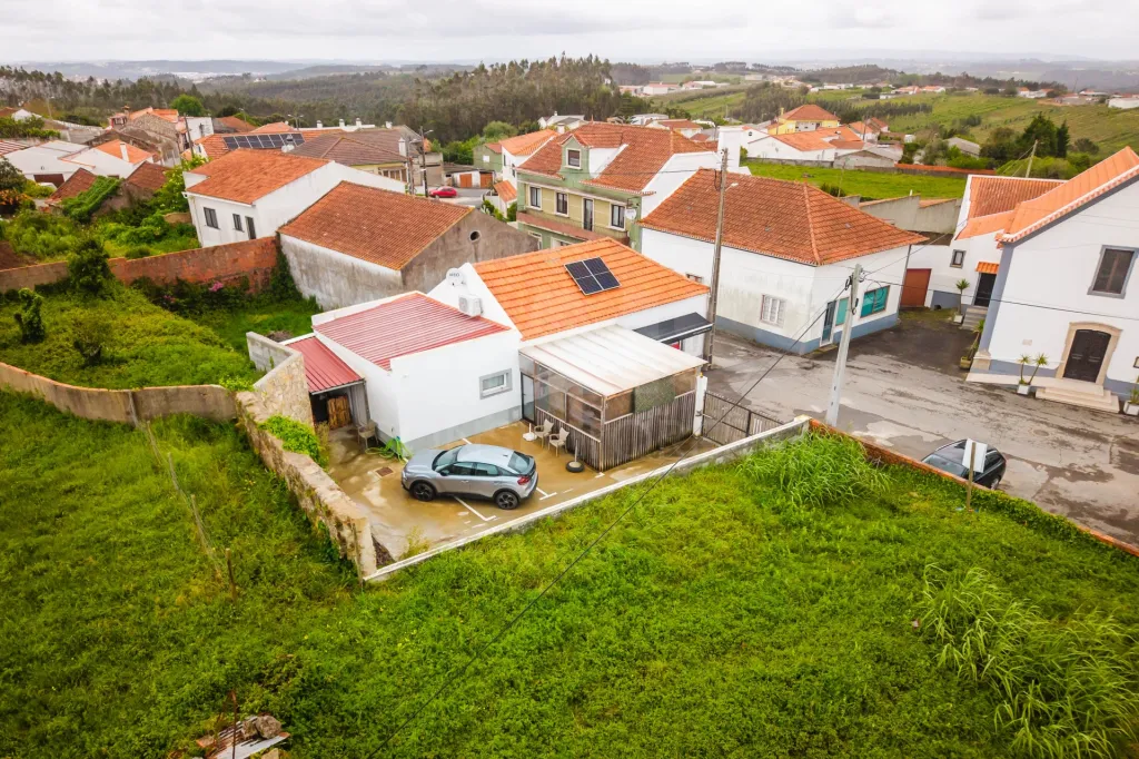 Loja com 102m2 | Logradouro de 170m2 | 2023