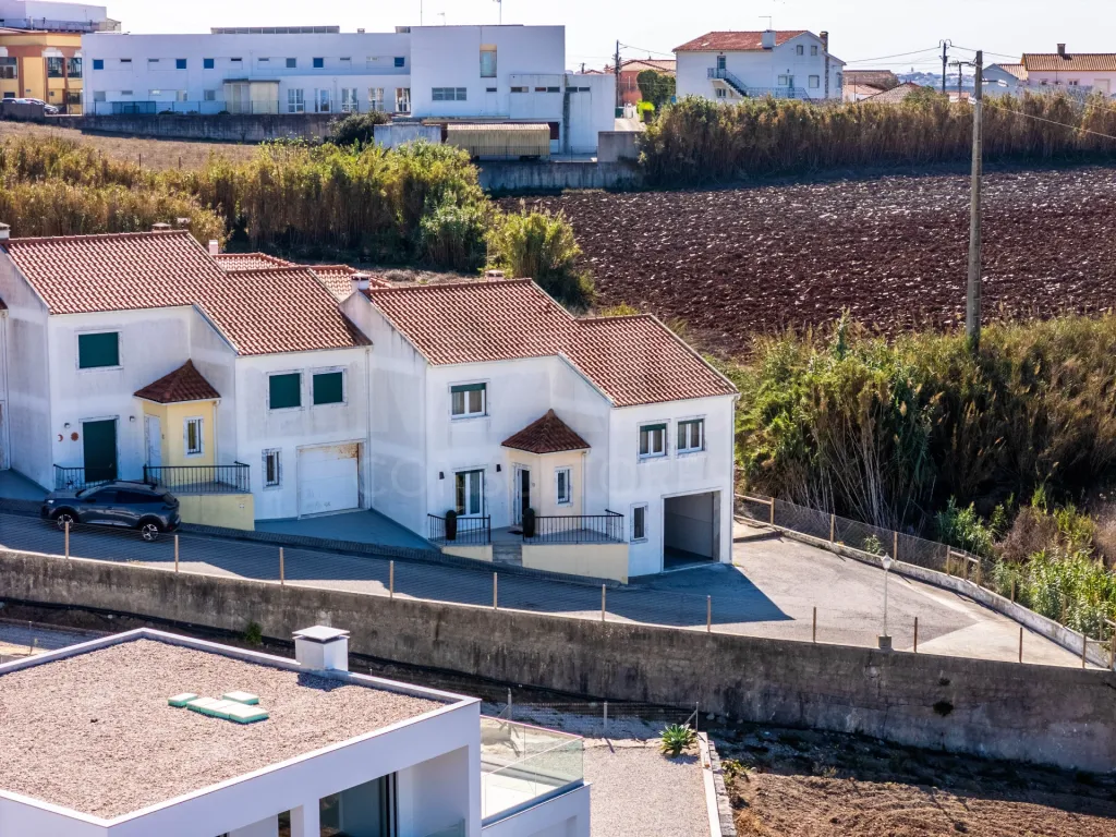 Moradia T4 c/ Logradouro, Garagem e Vista Mar!