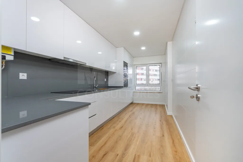 Apartamento T3 totalmente remodelado | lugar de parqueamento, na Quinta da Piedade – Póvoa de Santa Iria