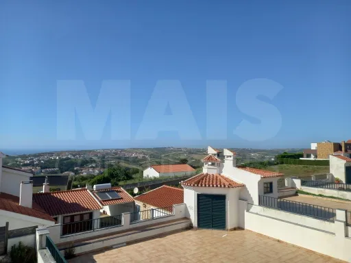 Moradia de 5 Assoalhadas em Ribamar C/ lote de 300m2 e Sótão amplo
