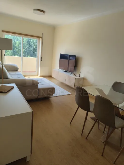 Refurbished 4-bedroom apartment in Rio Maior with 147m2