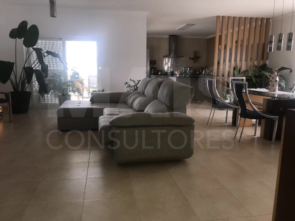 Excelente moradia T4 (4 suites) a 50 minutos de Lisboa
