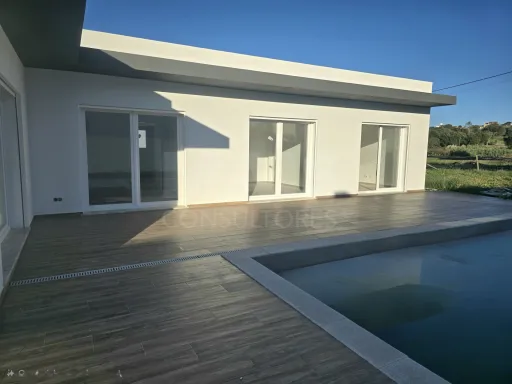 Moradia nova com piscina | Caldas da Rainha