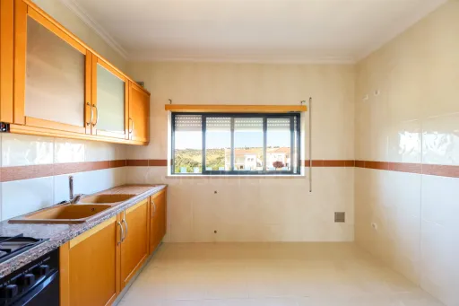 Apartamento T3 com Garagem na Lapa – Torres Novas
